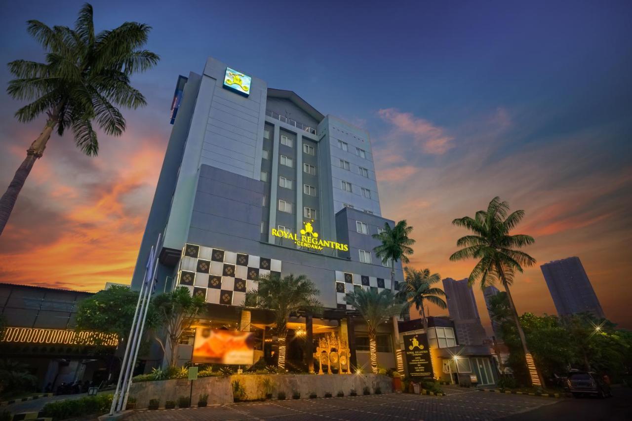 Royal Regantris Cendana Hotel Сурабая Екстериор снимка